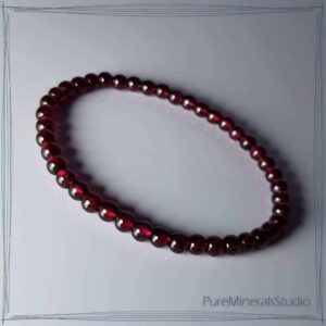 Bracelet made of Garnet